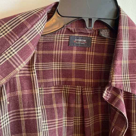 Long-sleeve Arrow Button Down Shirt - Picture 2 of 2